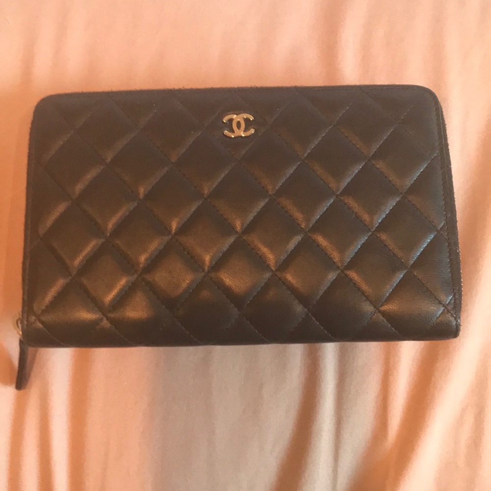 Chanel black quilted leather wallet